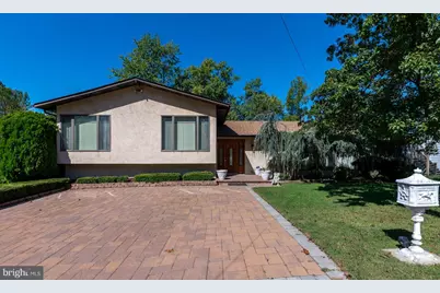 1558 Robinson Avenue, Willow Grove, PA 19090 - Photo 1