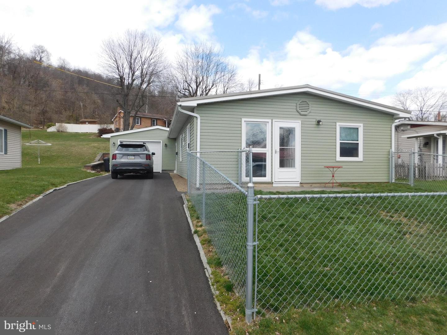 109 Sunset Dr, Burnham, PA 17009 MLS PAMF2027508 Coldwell Banker