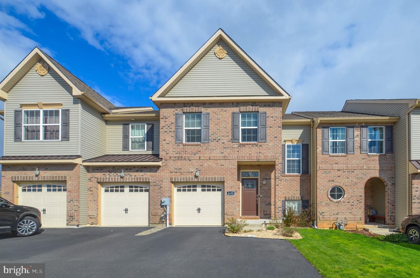 4439 Elmwood Dr, Nazareth, PA 18064 MLS PANH2002018 Coldwell Banker