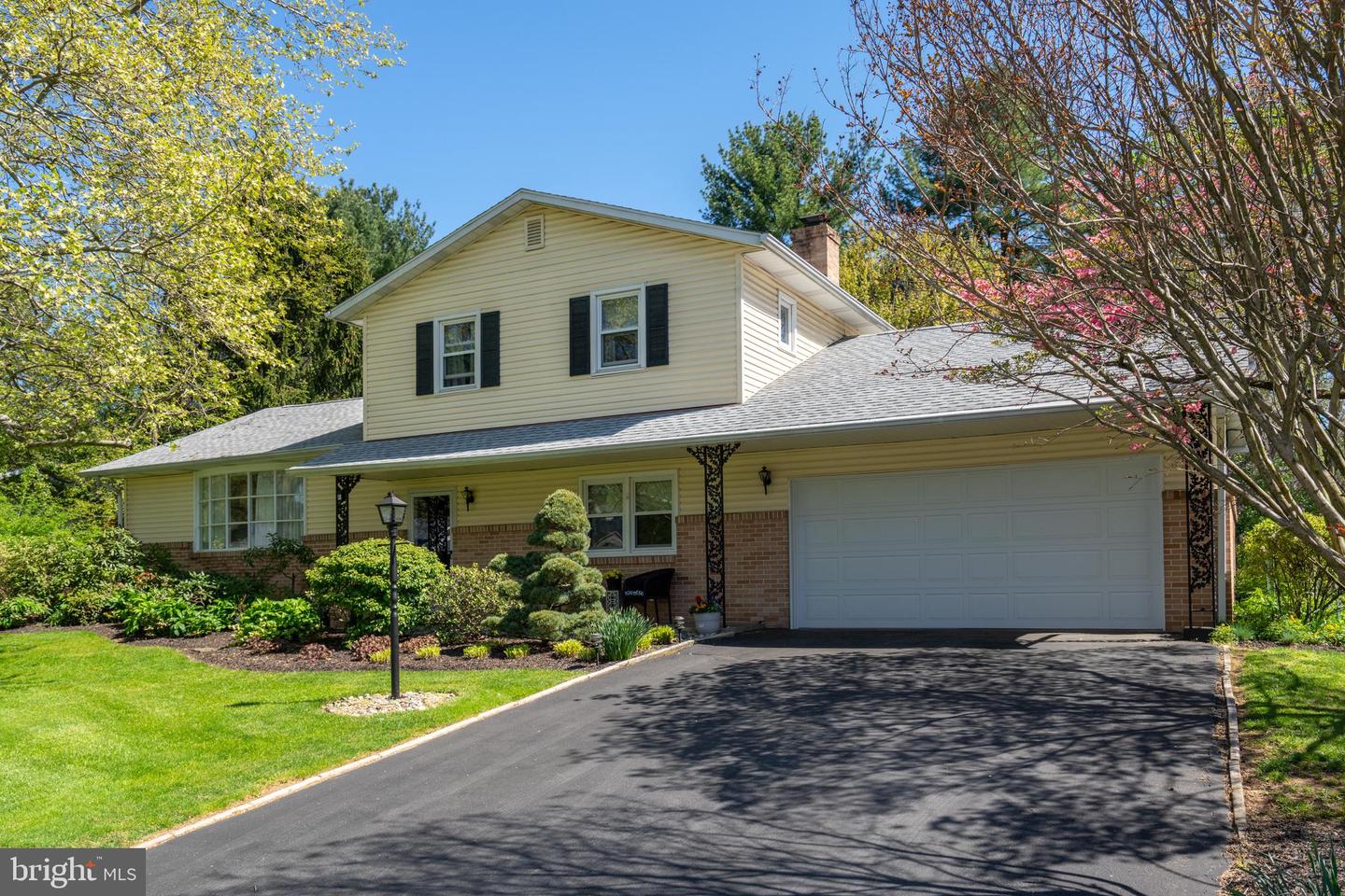 1489 Sanbrook Ct, Lower Saucon Township, PA 18015 MLS PANH2002100