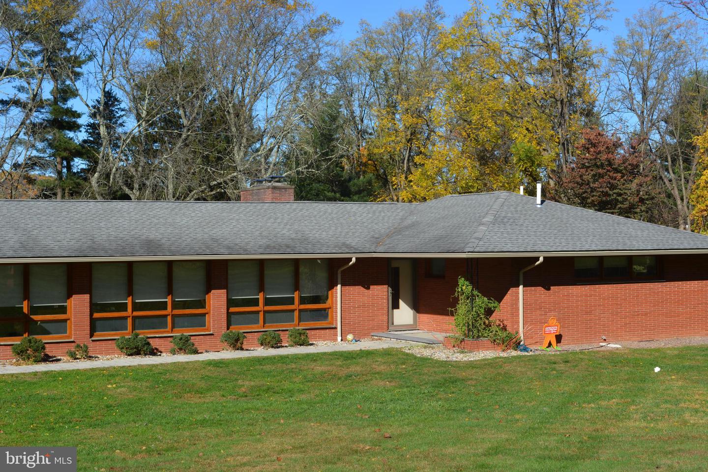 1643 Saucon Valley Rd, Lower Saucon Township, PA 18015 MLS