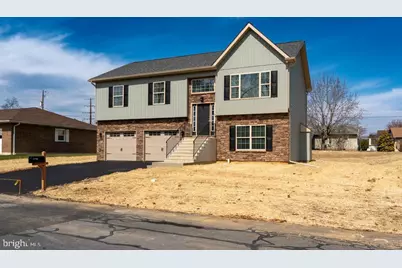 2737 Keystone Street, Bethlehem Township, PA 18020 - Photo 1