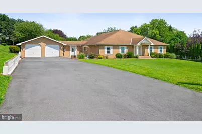 242 Schoeneck Avenue, Nazareth, PA 18064 - Photo 1