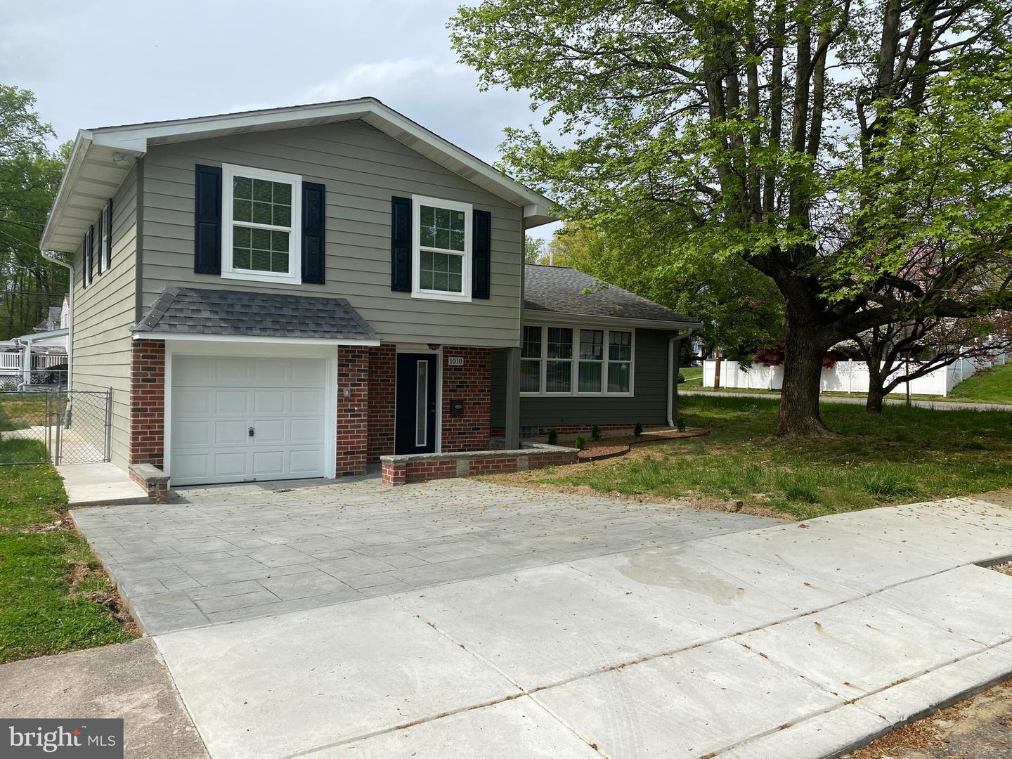 1010 Norvelt Dr, Philadelphia, PA 19115 MLS PAPH2112032 Coldwell Banker