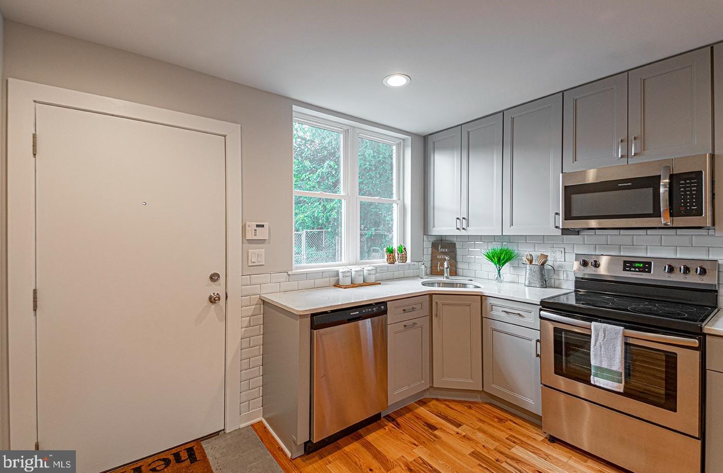 2535 Annin St, Philadelphia PA  19146-3924 exterior