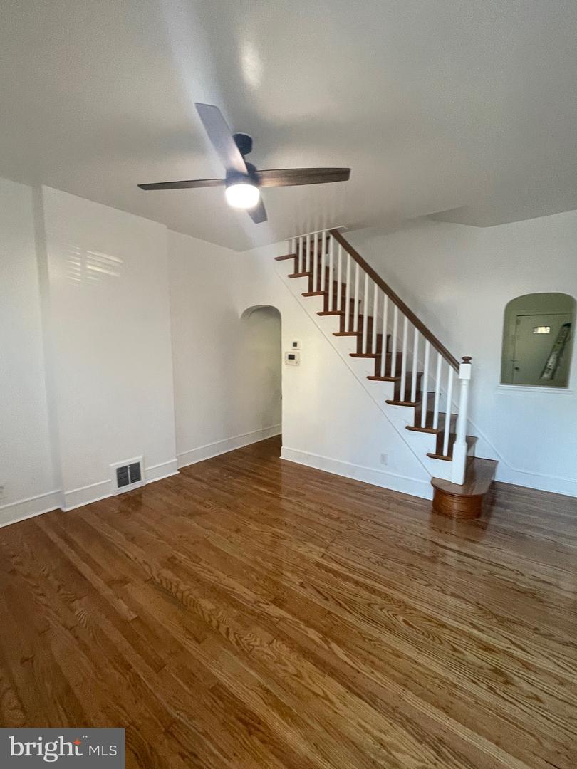 918 W Seltzer St, Philadelphia, PA 19133 MLS PAPH2189778 Coldwell