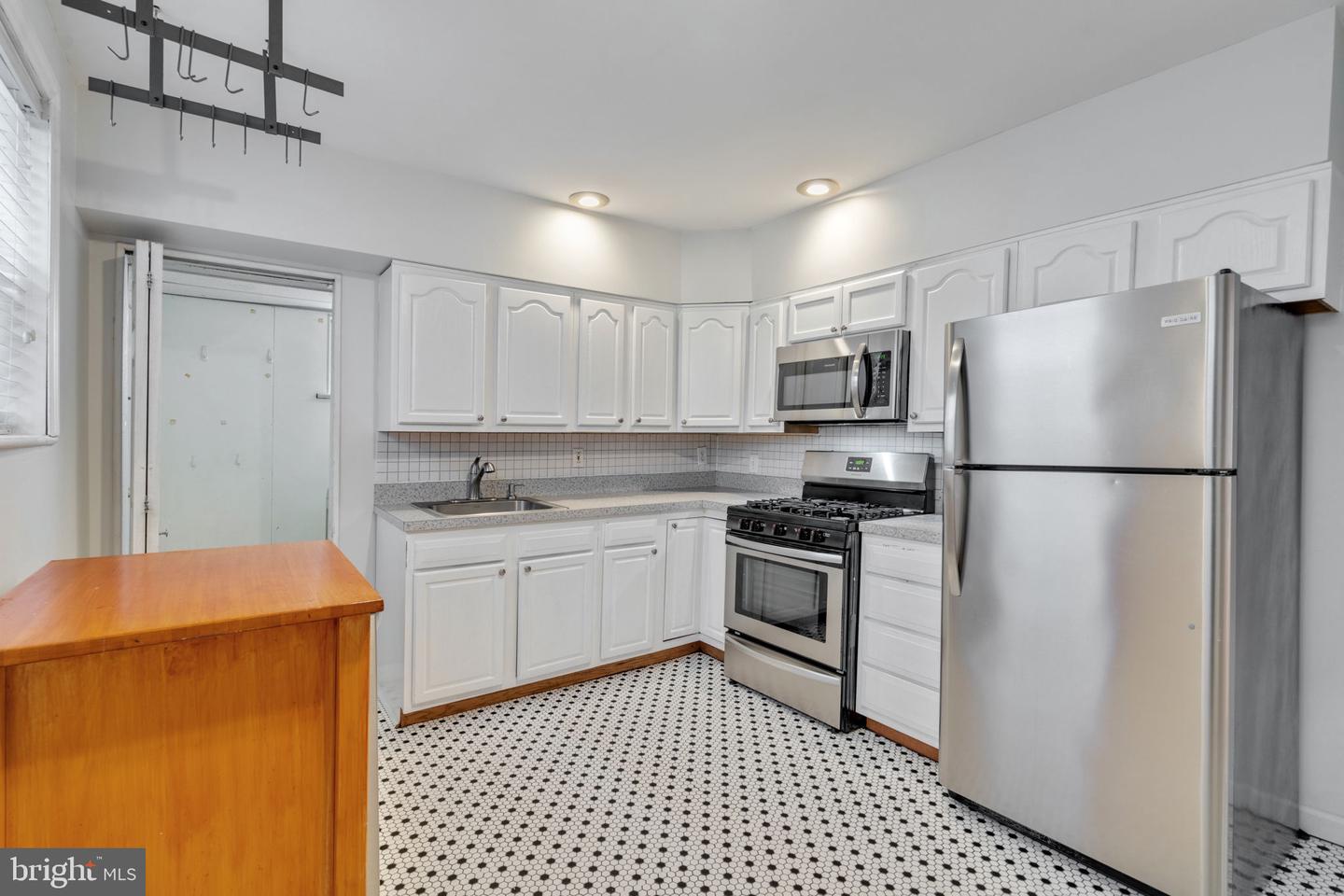 1931 Montrose St, Philadelphia, PA 19146 MLS PAPH2202224 Coldwell