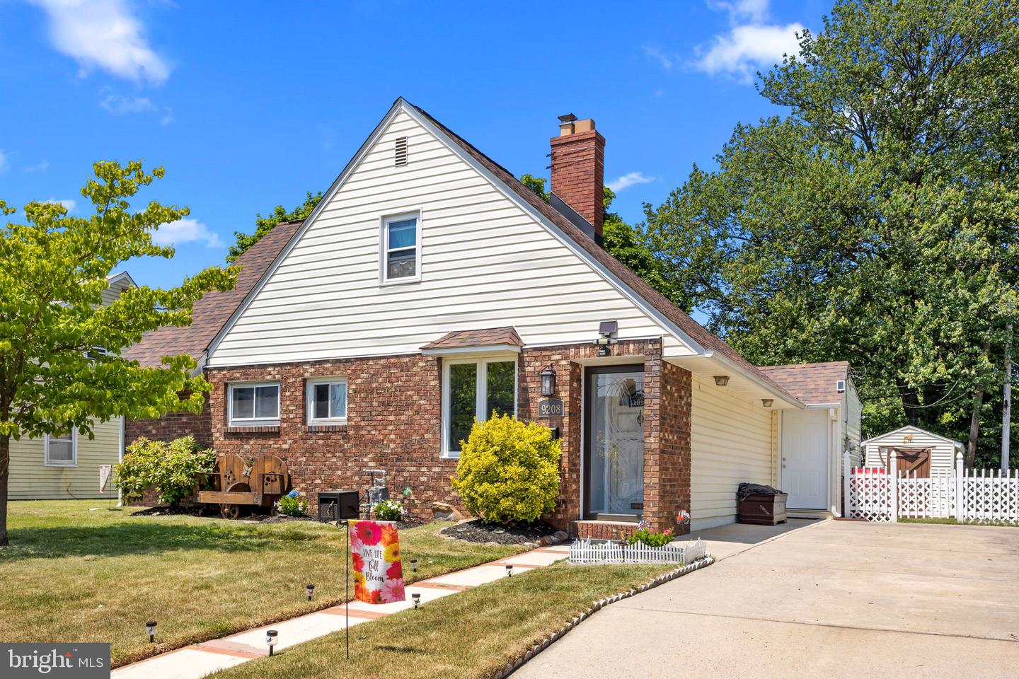 9208 Convent Ave, Philadelphia, PA 19114 MLS PAPH2242734 Coldwell