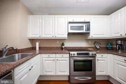 1500 Chestnut Street #13EA, Philadelphia, PA 19102 - Photo 1