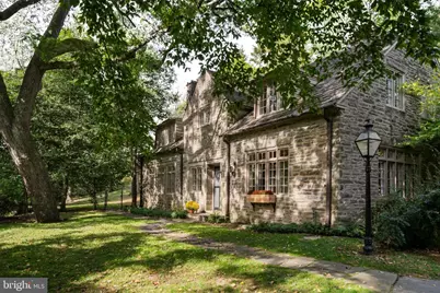 452 W Chestnut Hill Avenue, Philadelphia, PA 19118 - Photo 1