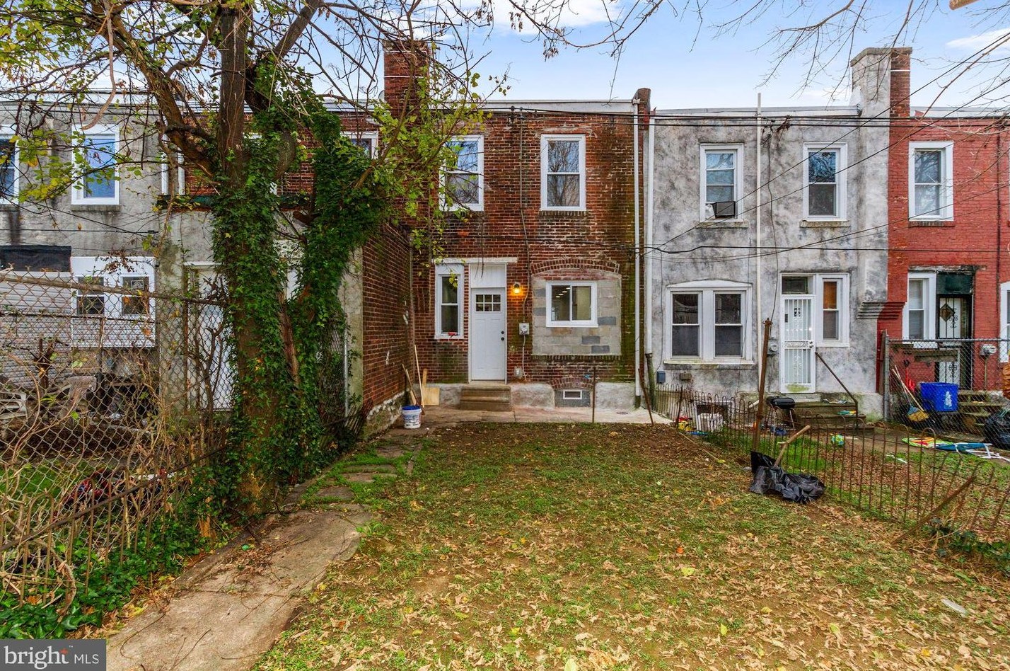 1939 Laveer St, Philadelphia PA 19141-1403 exterior