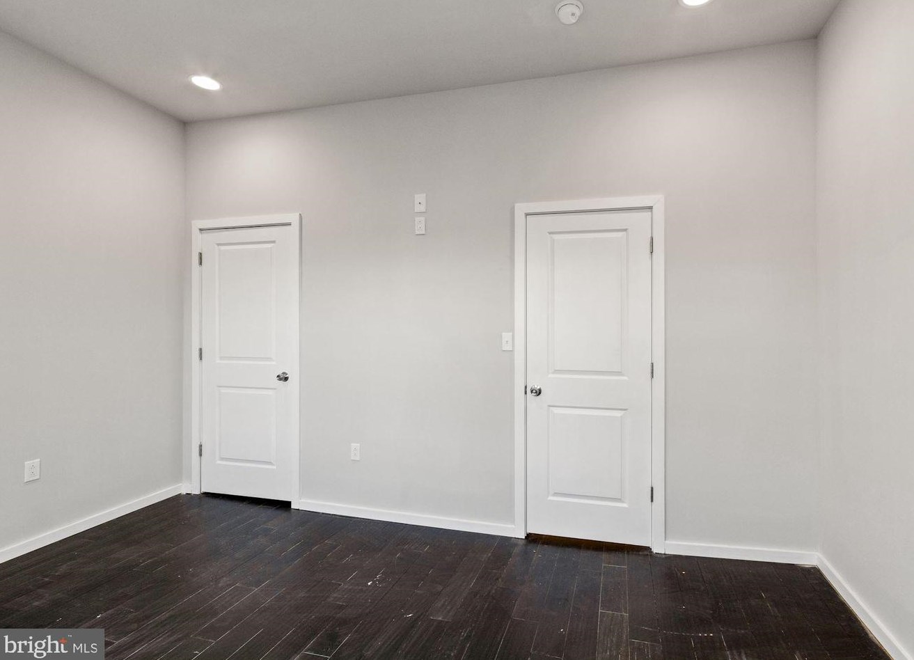 1939 Laveer St, Philadelphia PA 19141-1403 exterior