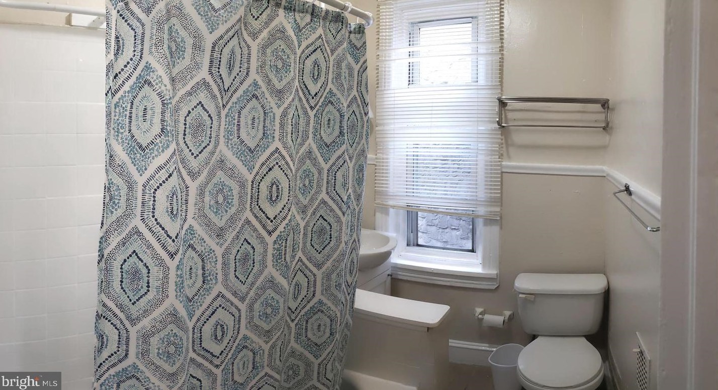 1443 Hobart St, Philadelphia PA  19131-3816 exterior