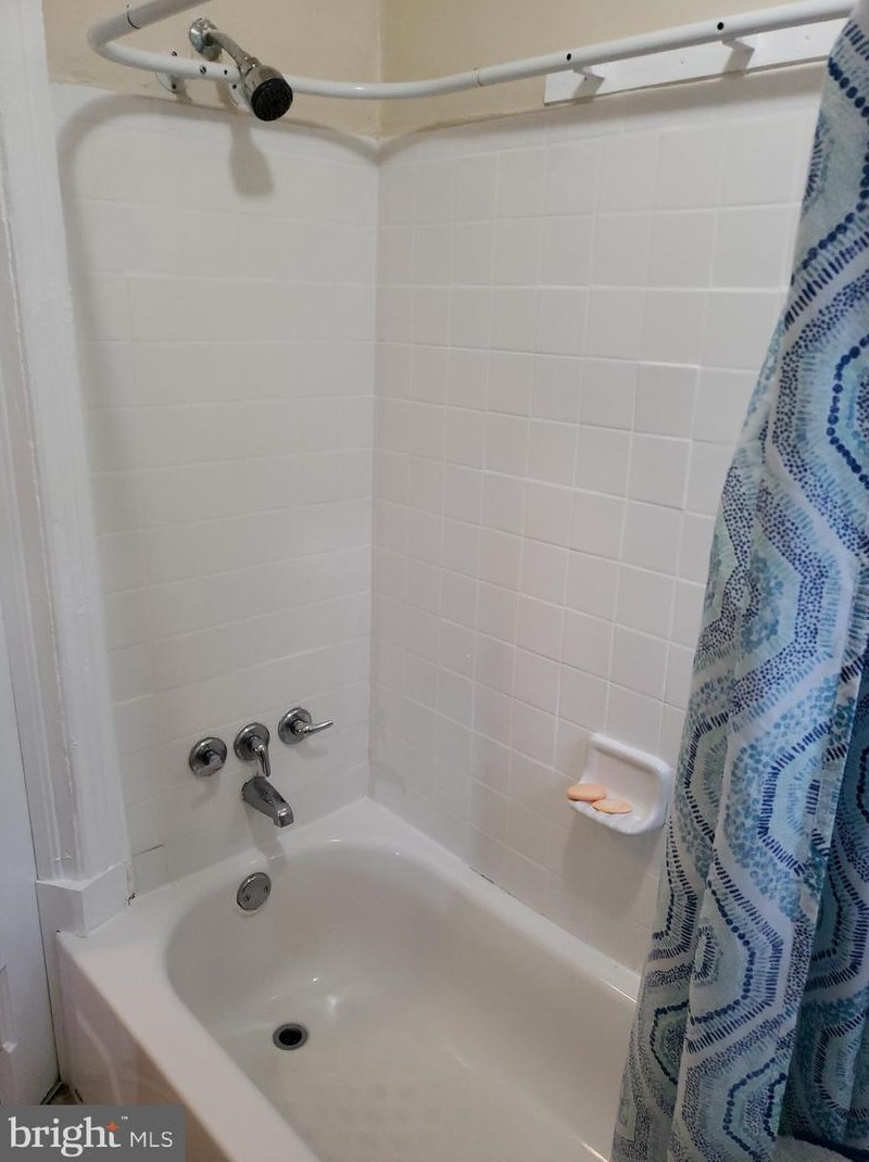 1443 Hobart St, Philadelphia PA  19131-3816 exterior