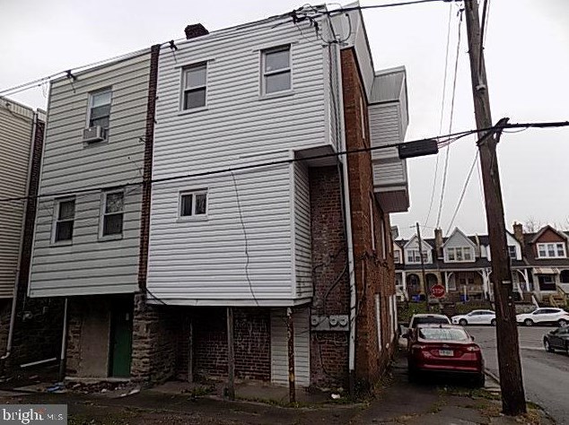 5951 Kemble Ave, Philadelphia PA 19138-2923 exterior