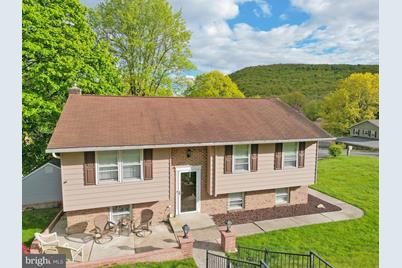 304 Highland Drive, Pottsville, PA 17901 - Photo 1