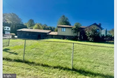 300 Topeka Avenue, Shenandoah, PA 17976 - Photo 1