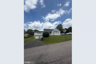 121 Chamberlaine Avenue, Pottsville, PA 17901 - Photo 1