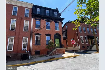 221 Mahantongo Street, Pottsville, PA 17901 - Photo 1