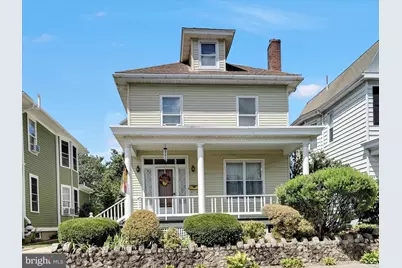 624 E Edwards Avenue, Pottsville, PA 17901 - Photo 1