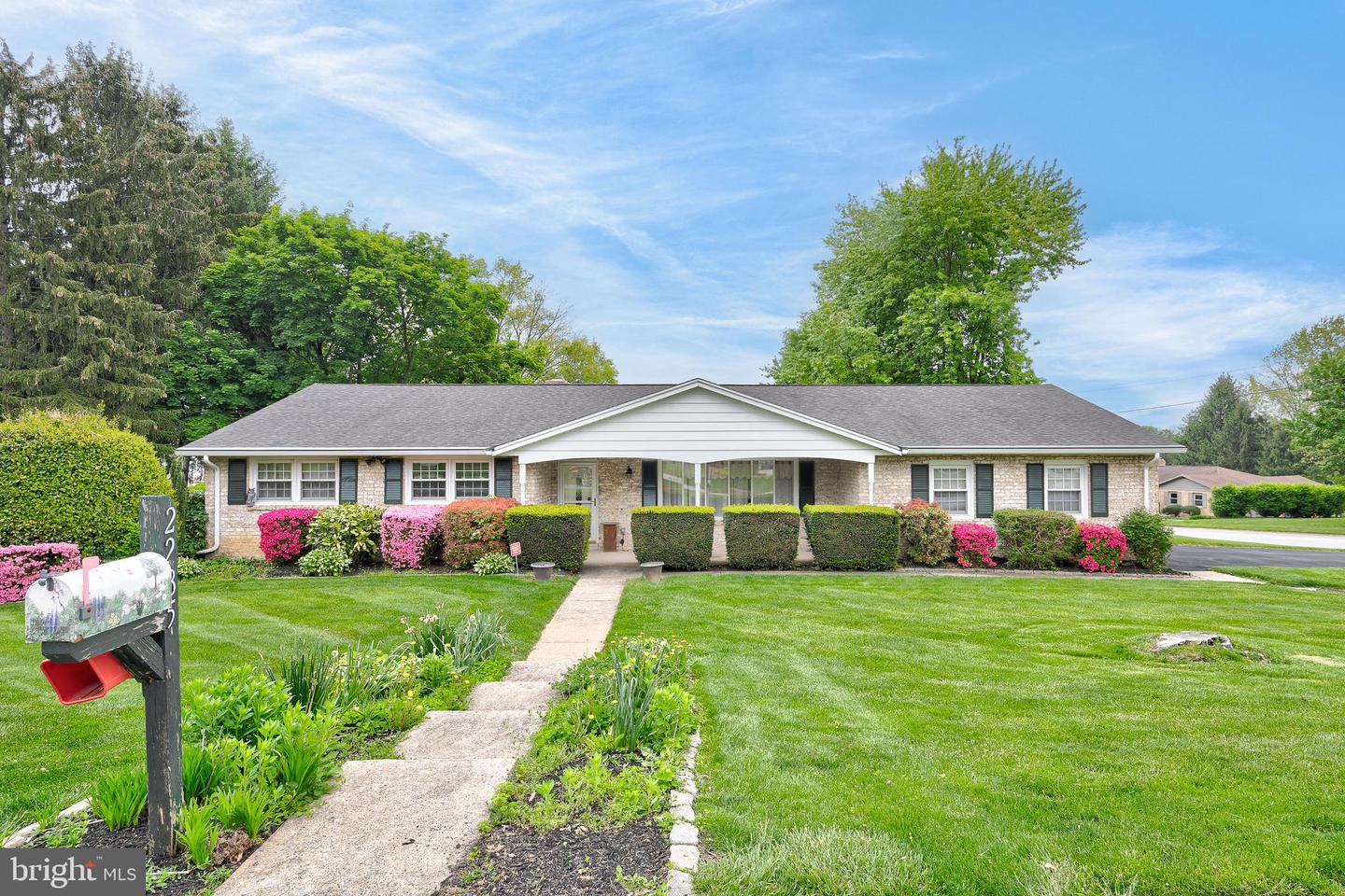 2285 Sutton Rd, York, PA 17403 MLS PAYK2023472 Coldwell Banker