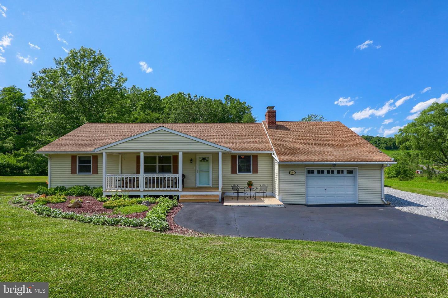 8964 E Springfield Rd, Seven Valleys, PA 17360 MLS PAYK2024160