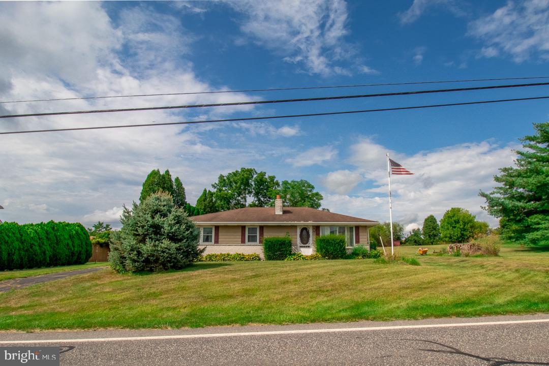 9466 Carlisle Rd, Dillsburg, PA 17019 MLS PAYK2028796 Coldwell Banker