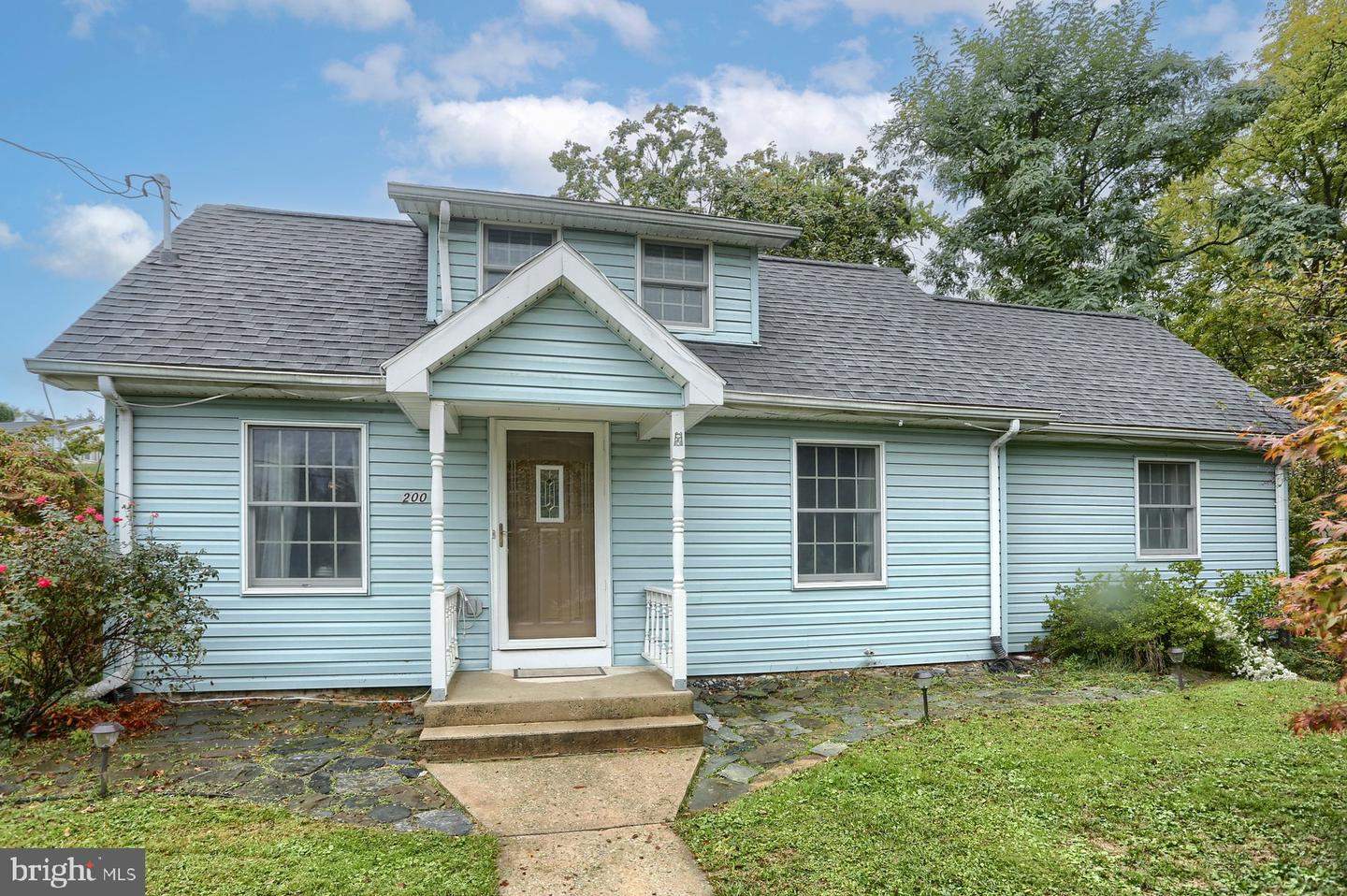 200 Fairview Rd, New Cumberland, PA 17070 MLS PAYK2030866 Coldwell