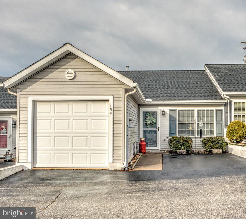 134 Country Ridge Dr, Red Lion, PA 17356 MLS PAYK2034756 Coldwell