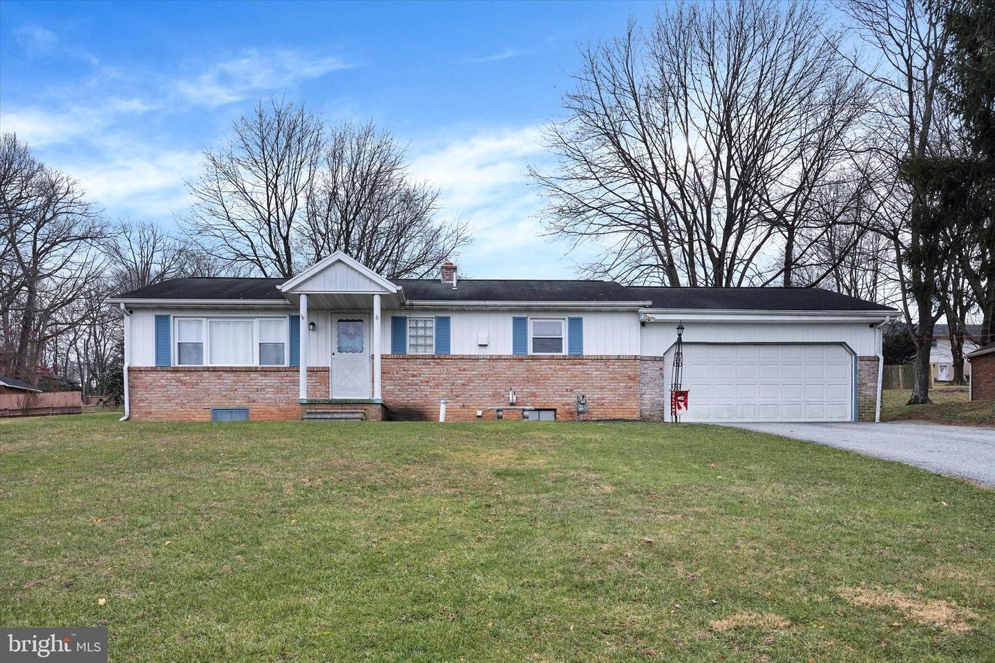 9343 E Springfield Rd, Seven Valleys, PA 17360 MLS PAYK2035000 Coldwell Banker