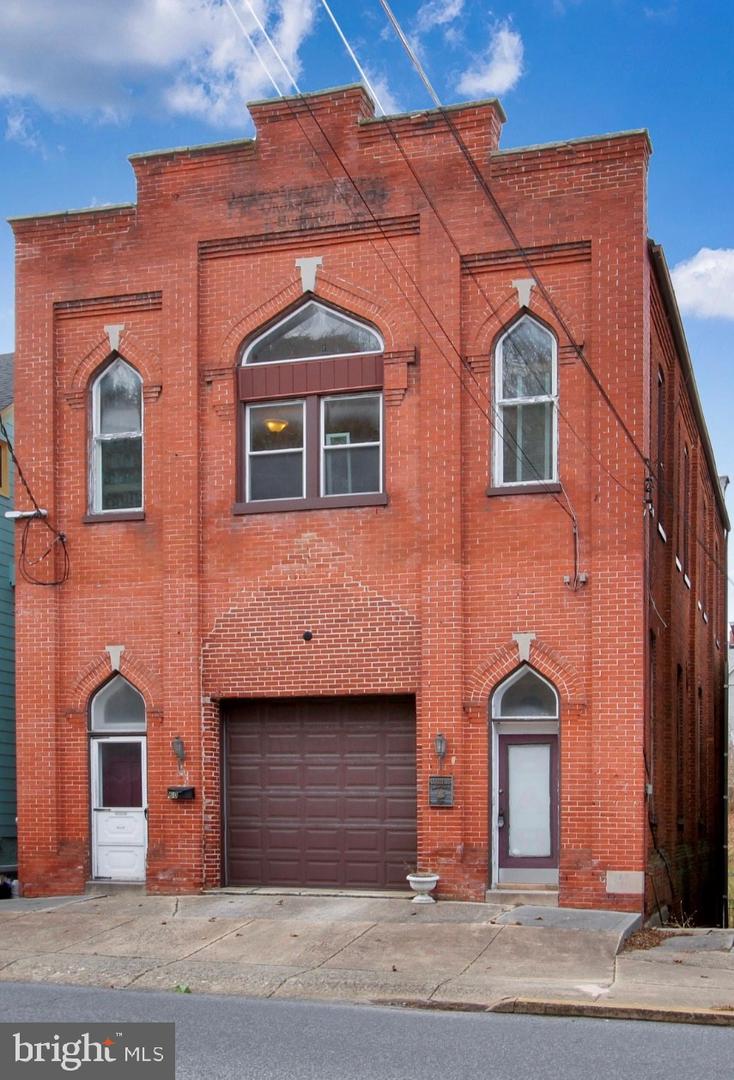 60 S Main St, Yoe, PA 17313 MLS PAYK2035306 Coldwell Banker