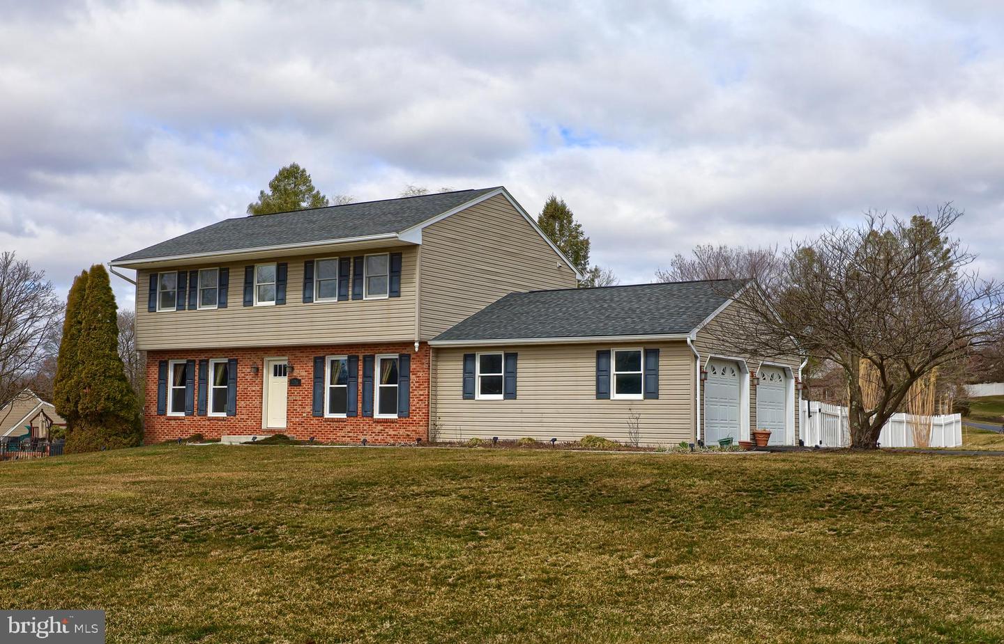 526 W Siddonsburg Rd, Dillsburg, PA 17019 MLS PAYK2037732 Coldwell