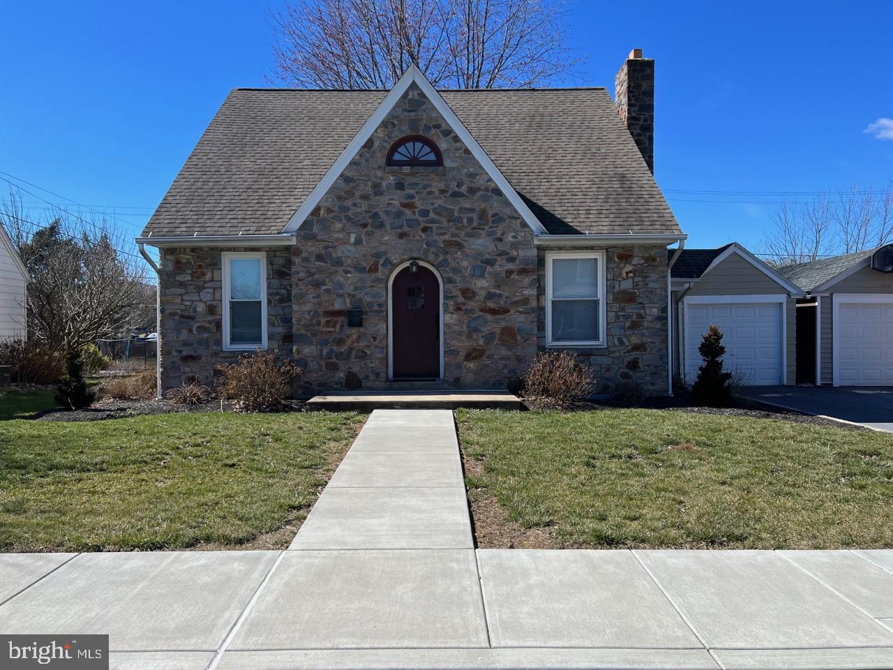 6 Third St, Dillsburg, PA 17019 MLS PAYK2039068 Coldwell Banker