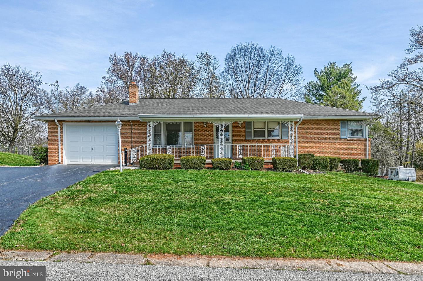 2915 Brookside Ave, Dover, PA 17315 MLS PAYK2039264 Coldwell Banker