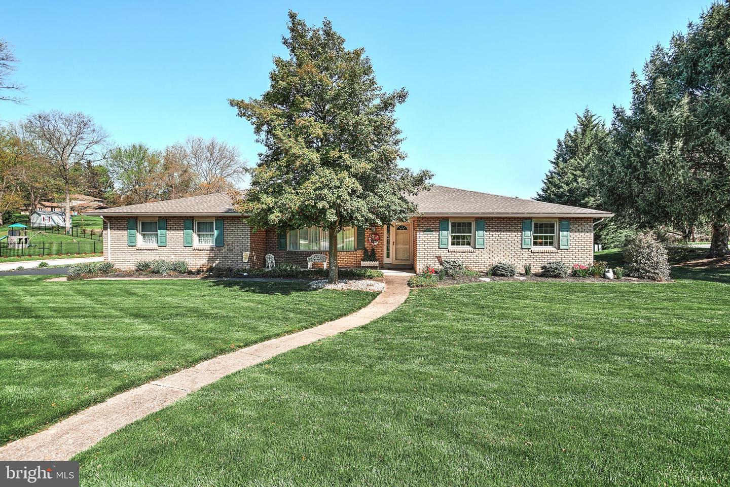 2405 Sutton Rd, York, PA 17403 MLS PAYK2039650 Coldwell Banker