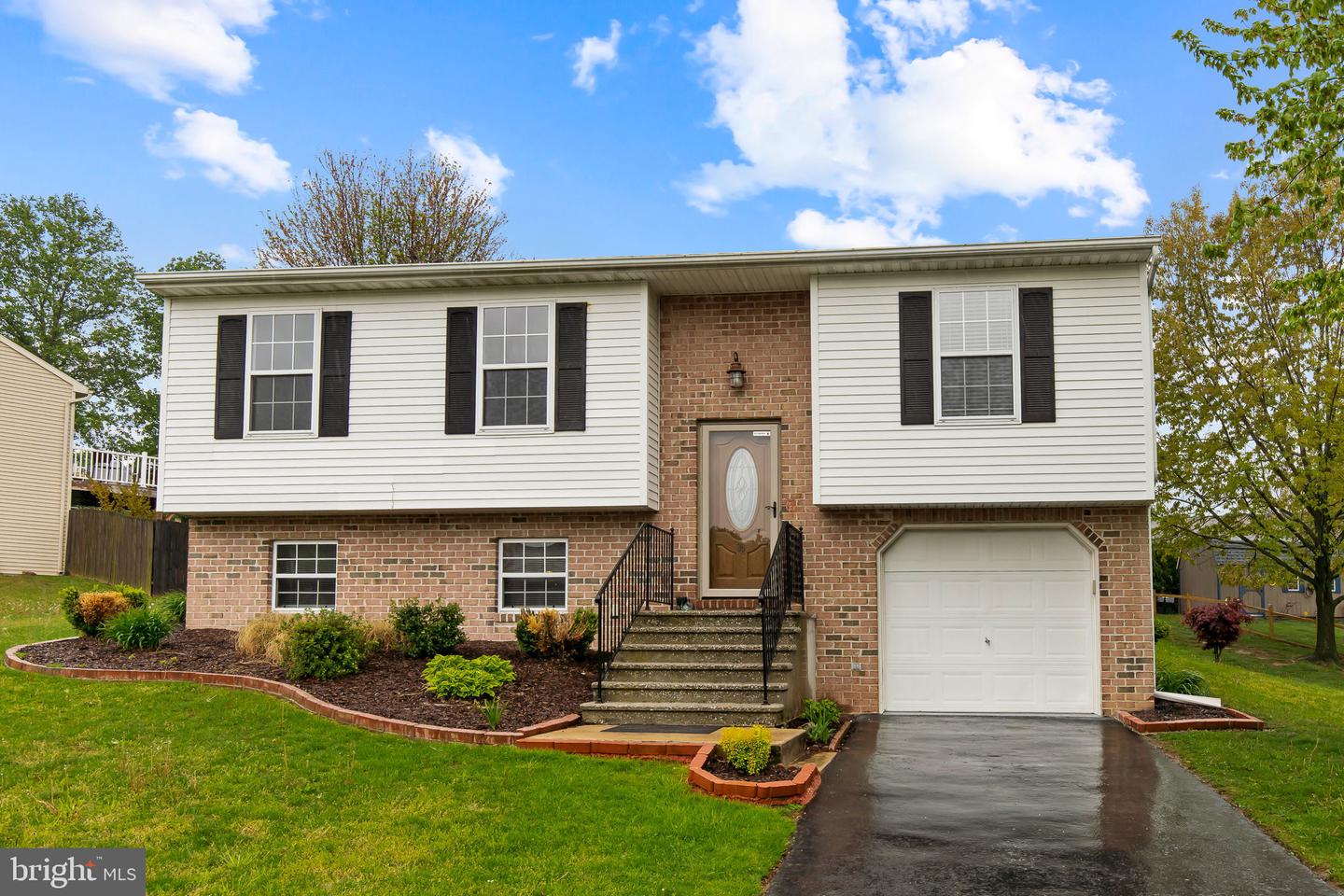 35 Farm Ln, Manchester, PA 17345 MLS PAYK2040070 Coldwell Banker