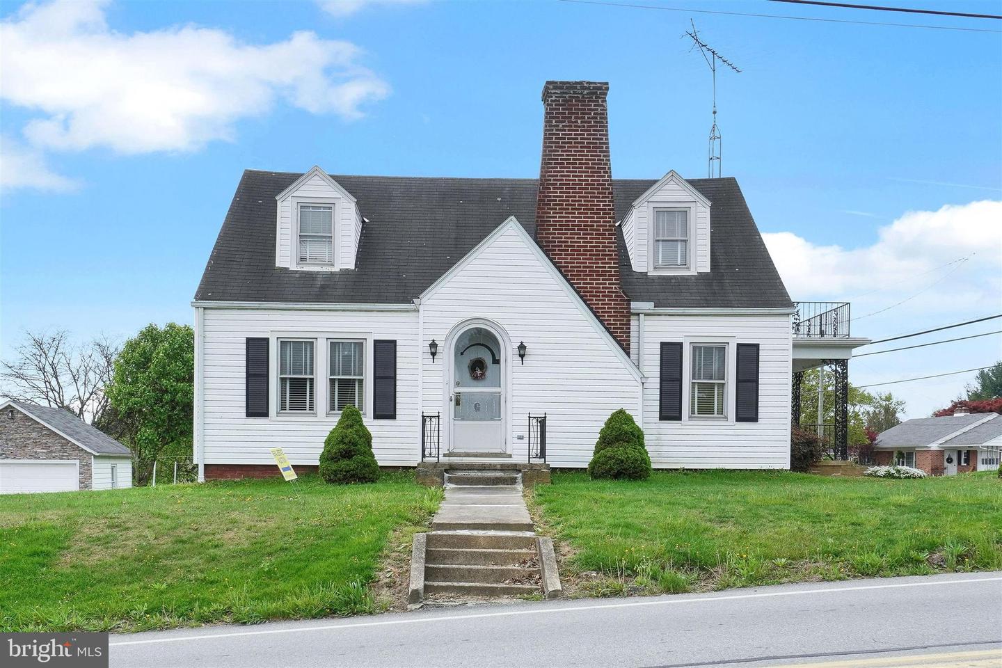 4704 E Prospect Rd, York, PA 17406 MLS PAYK2040346 Coldwell Banker