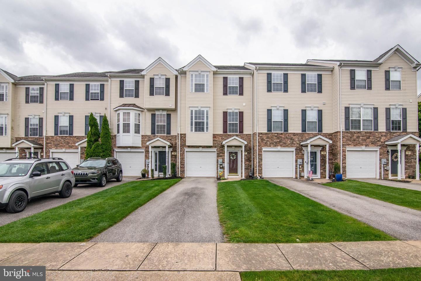 157 Bruaw Dr, York, PA 17406 MLS PAYK2040758 Coldwell Banker