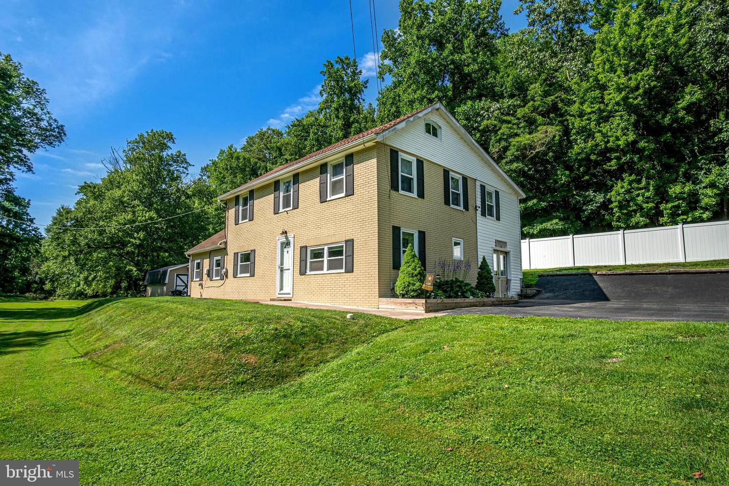 6429 Glatfelters Station Rd, Seven Valleys, PA 17360 MLS PAYK2045316