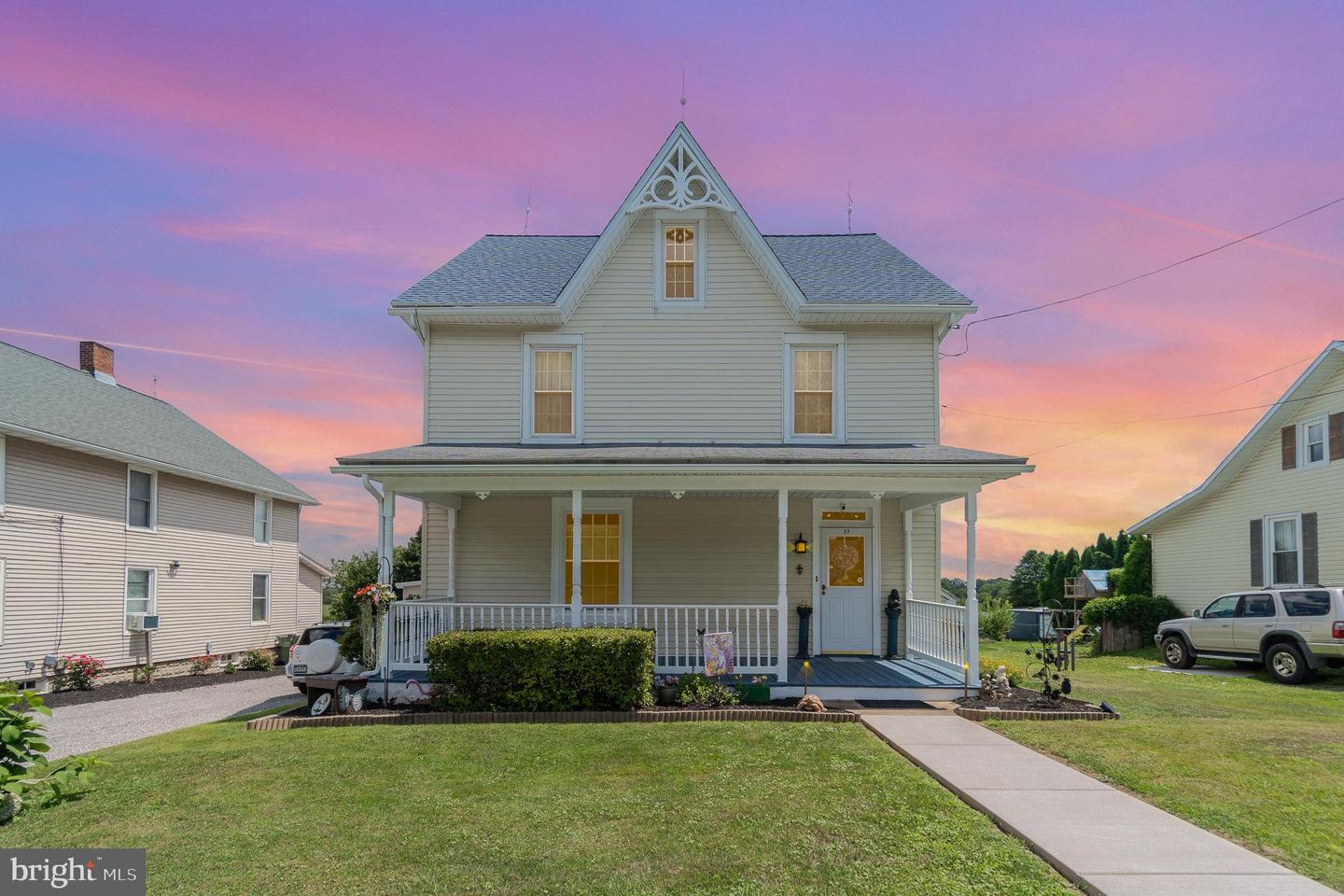 33 Morris Ave, Fawn Grove, PA 17321 MLS PAYK2046366 Coldwell Banker