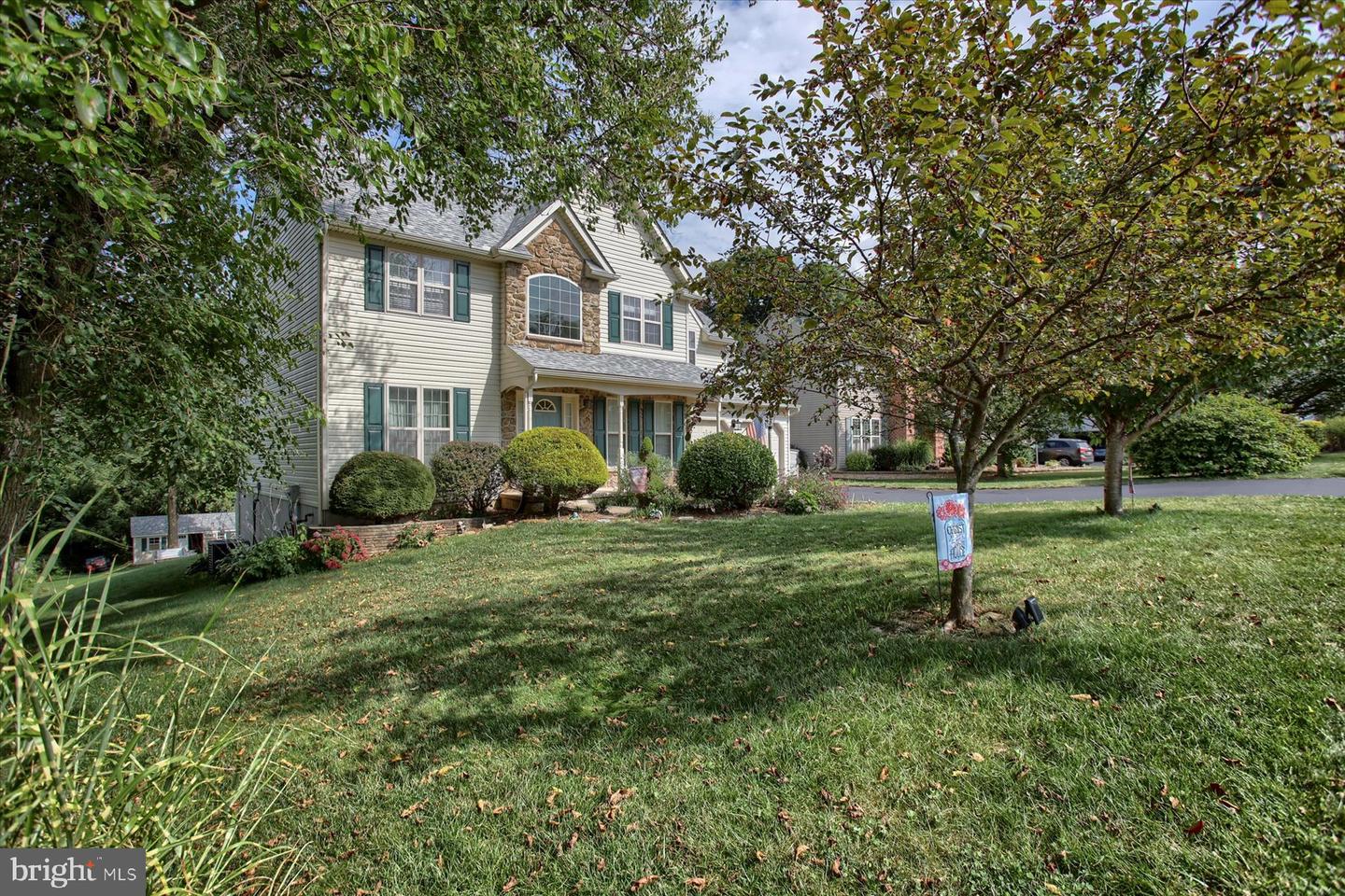 25 Rockdale Dr, Seven Valleys, PA 17360 MLS PAYK2047732 Coldwell Banker