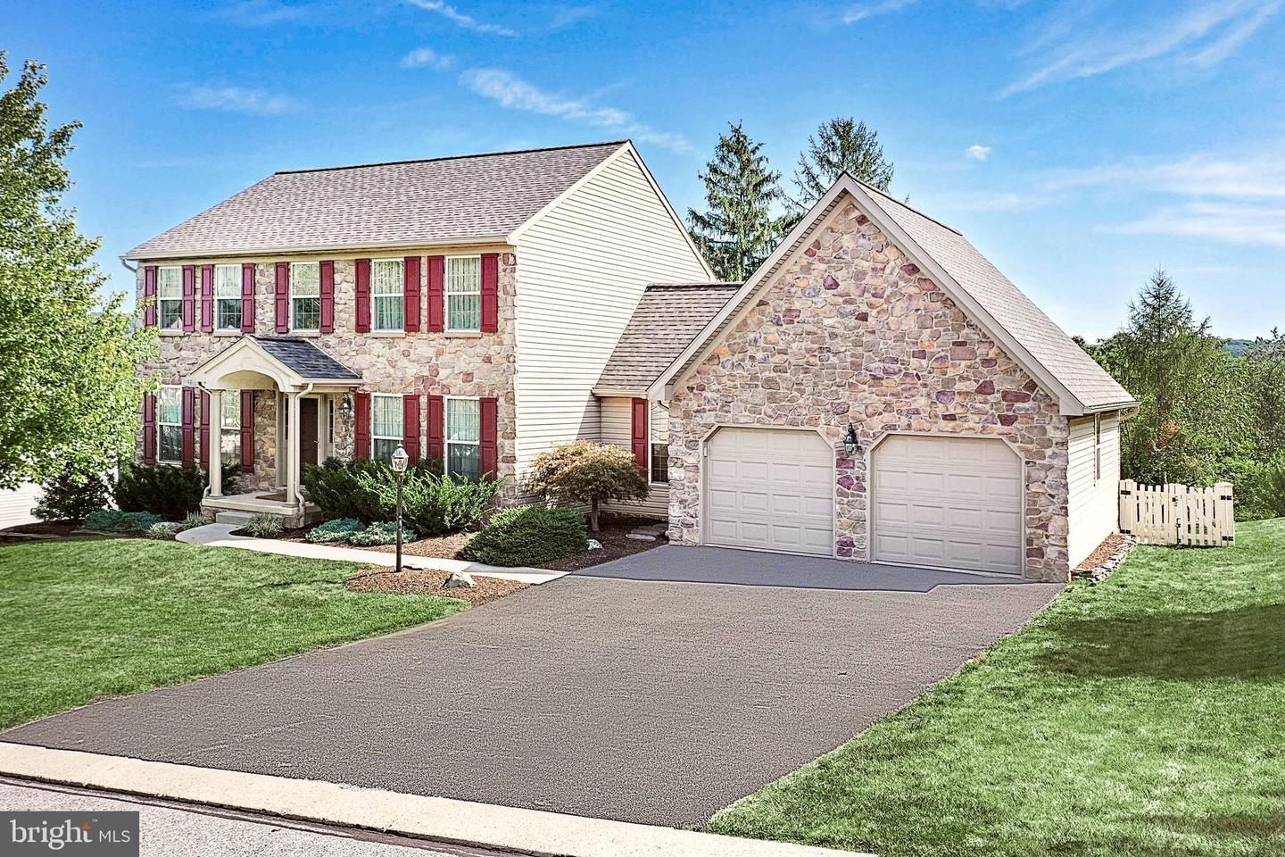 114 E Greenbriar Dr, York, PA 17407 MLS PAYK2048662 Coldwell Banker