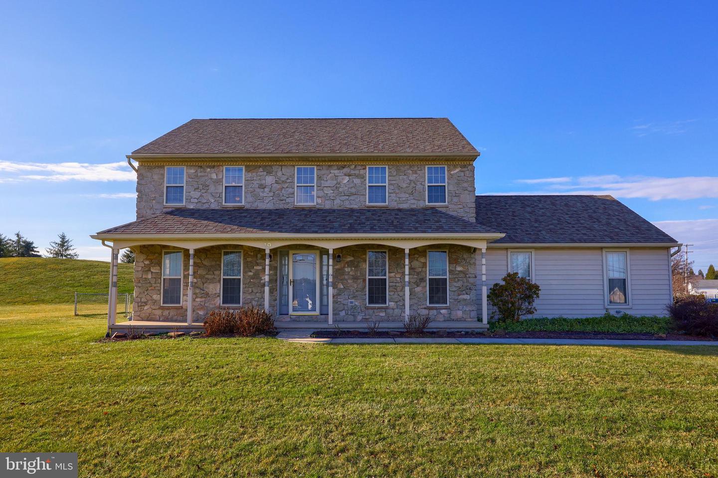 10 Beechwood Dr, Manchester, PA 17345 MLS PAYK2053520 Coldwell Banker