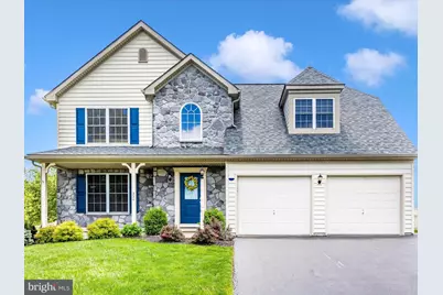 320 Lynne Drive, Mount Wolf, PA 17347 - Photo 1