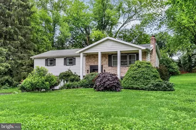 301 N Lynbrook Drive N, York, PA 17402 - Photo 1