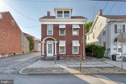 504 Broadway, Hanover, PA 17331 - Photo 1
