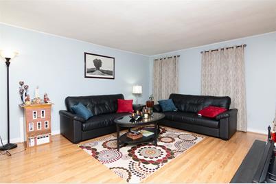 3 Egan Ct Bayonne Nj 07002 Mls 190023197 Coldwell Banker 3 Egan Ct Bayonne Nj 07002 Mls