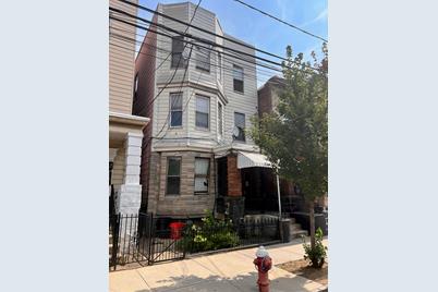 218 Maple St, Weehawken, NJ 07086 - Photo 1