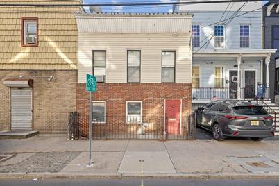 147 Lincoln St, Jersey City, NJ 07307 - Photo 1