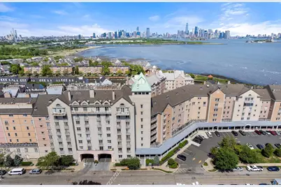 100 Shearwater Ct East #64, Jersey City, NJ 07305 - Photo 1